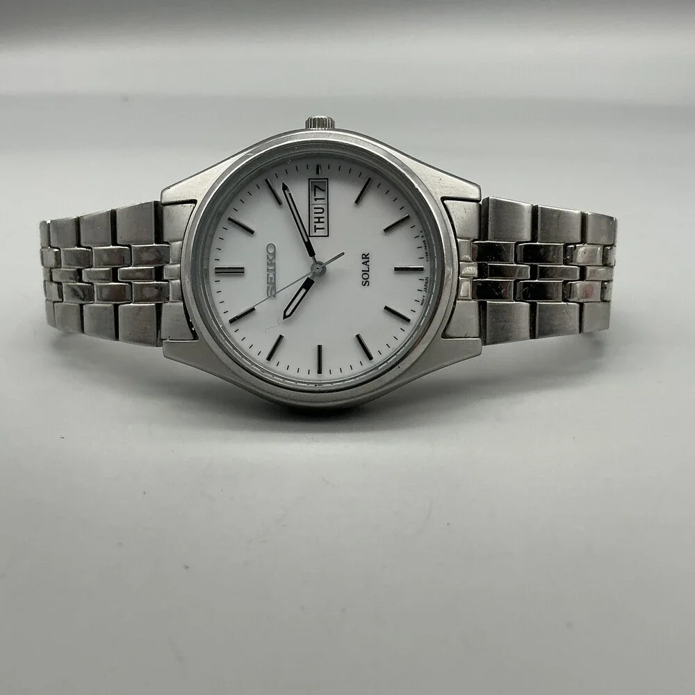 Seiko Mens Watch 37mm White Dial Solar V158-0AA0 Day Date Stainless Steel 7.5